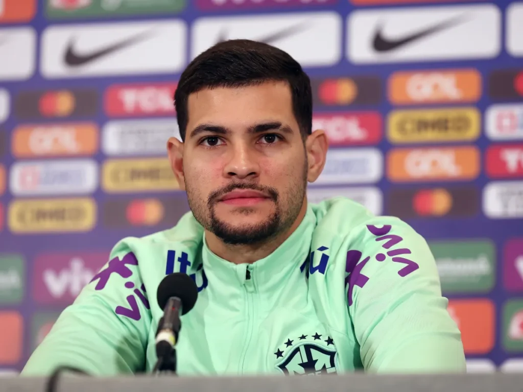 Bruno Guimarães descarta rumores de transferência para o City