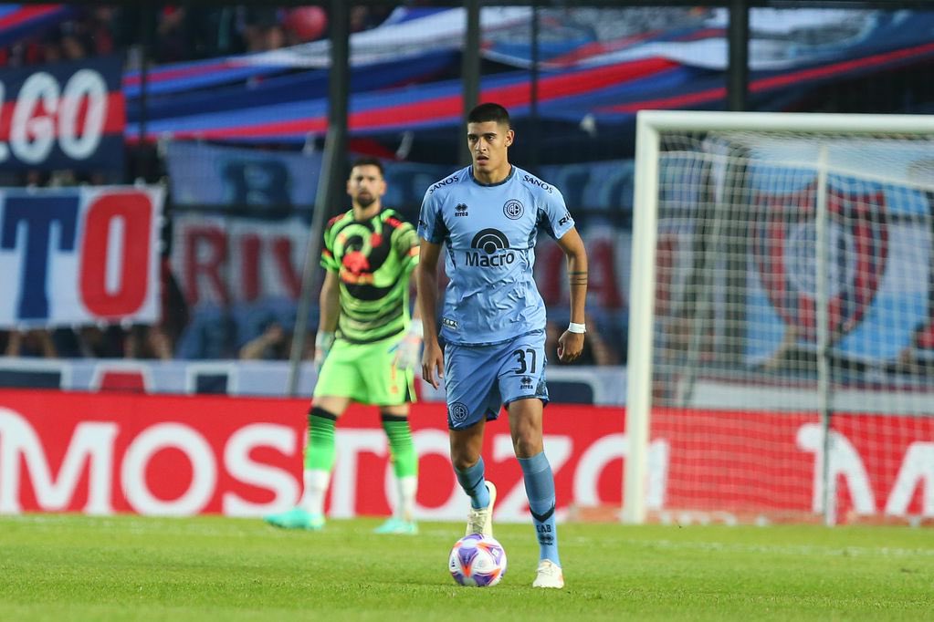 O Internacional entrou na briga pelo zagueiro, do Belgrano.
