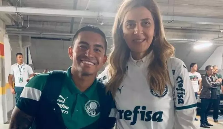 Explosão nos bastidores do futebol brasileiro: Leila Pereira processa Dudu após insultos nas redes sociais