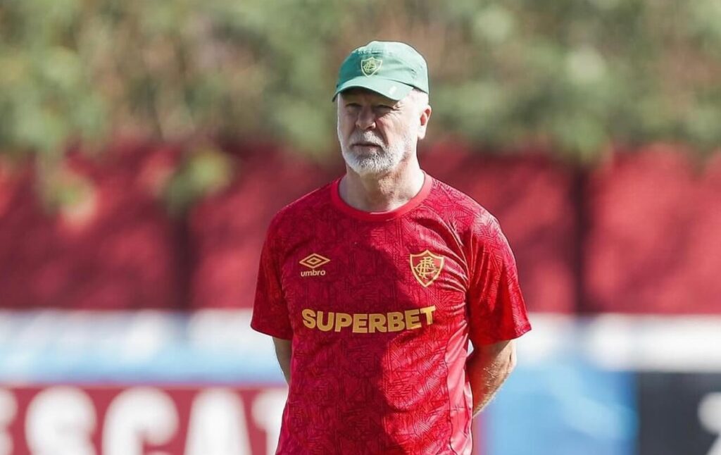 Mano Menezes enfrenta três desfalques para o clássico entre Flamengo e Fluminense
